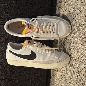 Nike Blazers Mens 10